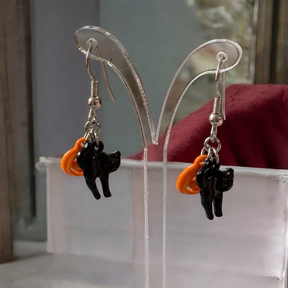 Adorable Acrylic Black Cat Halloween Earrings - Picture 4 of 7